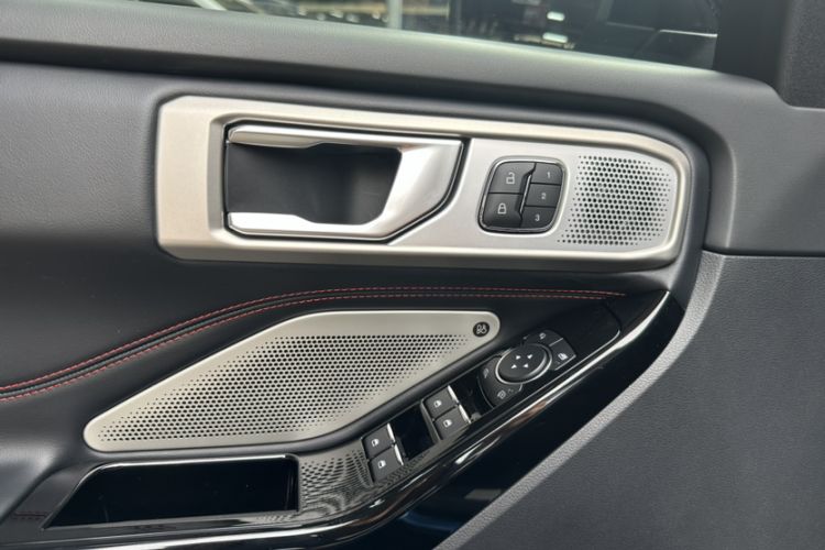 Used Ford Explorer 2020 EcoBoost 285 Four-Wheel Drive Sport Edition ST-LINE 7-Seater Interior 7