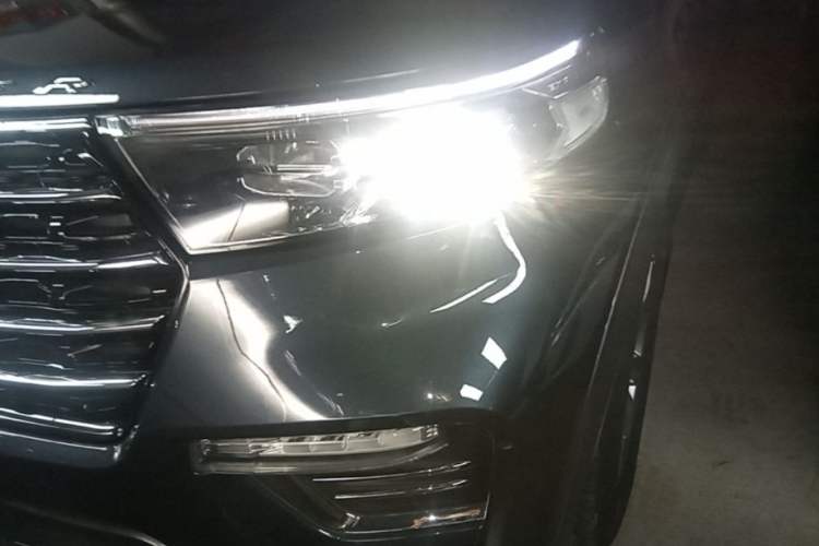 Used Ford Explorer 2020 EcoBoost 285 Rear-Drive Trend Edition 7-Seater Left Front Headlight