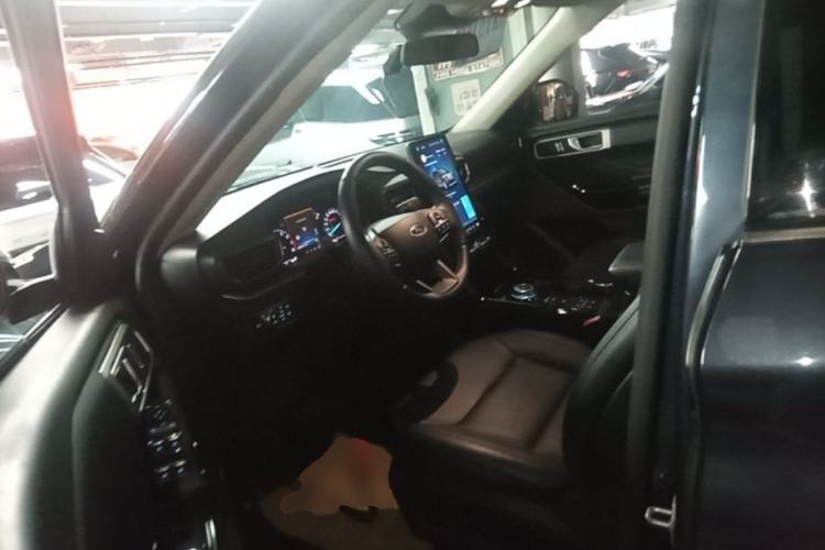 Used Ford Explorer 2020 EcoBoost 285 Rear-Drive Trend Edition 7-Seater Left Front Seat