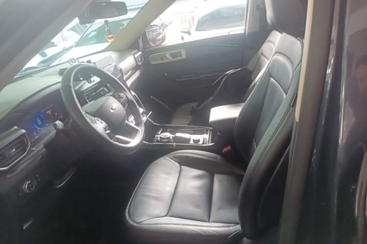 Used Ford Explorer 2020 EcoBoost 285 4x4 Titanium Edition 7-Seater Left Front Seat