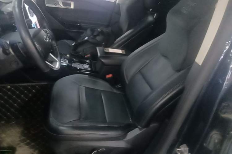 Used Ford Explorer 2020 EcoBoost 285 4x4 Titanium Edition 7-Seater Left Front Seat