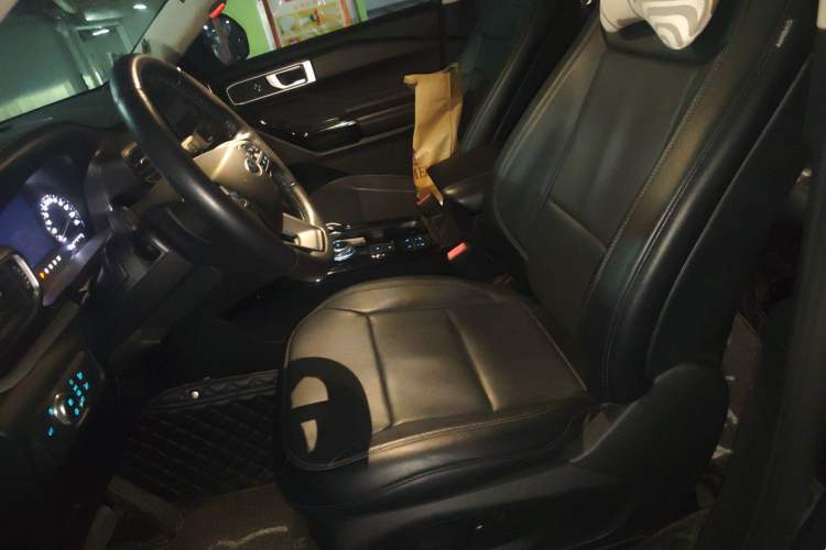 Used Ford Explorer 2020 EcoBoost 285 Rear-Drive Trend Edition 7-Seater Left Front Seat
