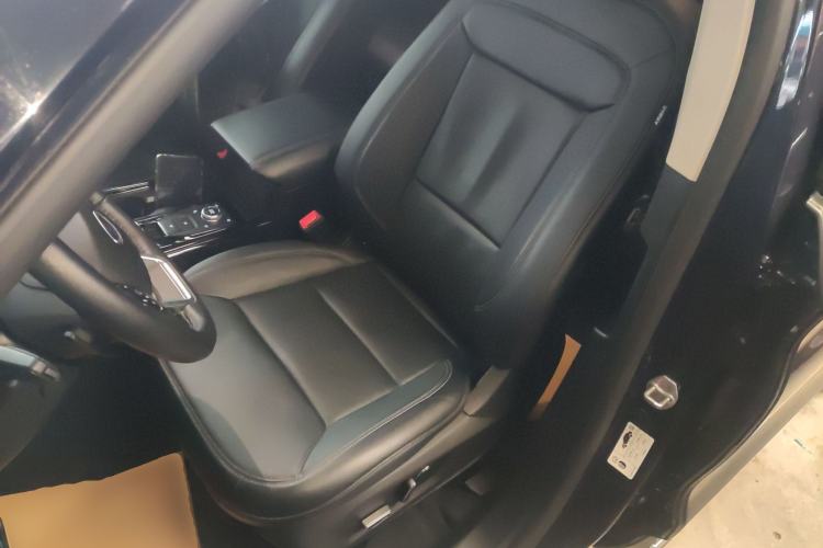 Used Ford Explorer 2020 EcoBoost 285 4x4 Titanium Edition 7-Seater Left Front Seat