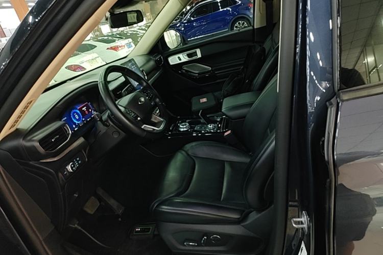 Used Ford Explorer 2020 EcoBoost 285 4x4 Platinum Edition 7-Seater Left Front Seat