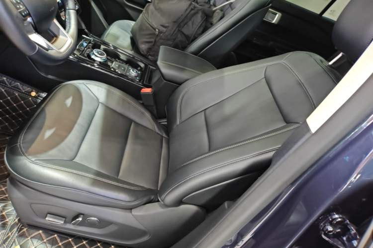 Used Ford Explorer 2020 EcoBoost 285 4x4 Titanium Edition 7-Seater Left Front Seat