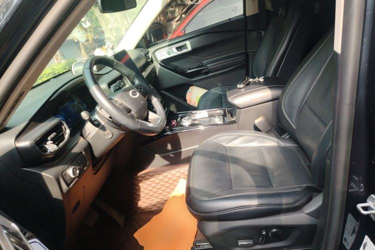 Used Ford Explorer 2020 EcoBoost 285 4x4 Titanium Edition 6 Seats Left Front Seat