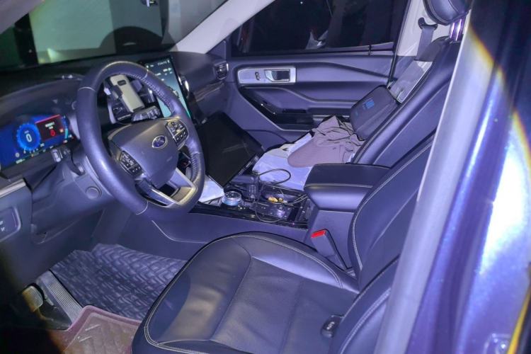 Used Ford Explorer 2020 EcoBoost 285 4x4 Titanium Edition 7-Seater Left Front Seat