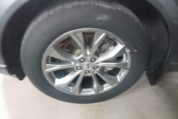 Used Ford Explorer 2020 EcoBoost 285 Rear-Drive Trend Edition 7-Seater Left Front Wheel Hub