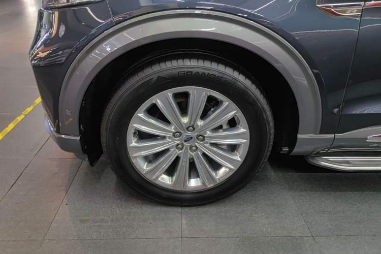 Used Ford Explorer 2020 EcoBoost 285 4x4 Titanium Edition 6 Seats Left Front Wheel Hub