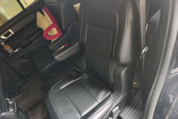 Used Ford Explorer 2020 EcoBoost 285 Rear-Drive Trend Edition 6 Seats Left Rear Seat