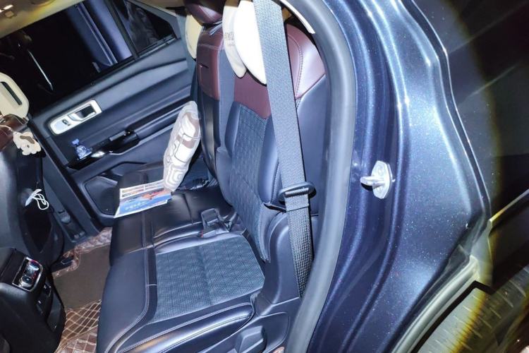 Used Ford Explorer 2020 EcoBoost 285 4x4 Platinum Edition 7-Seater Left Rear Seat