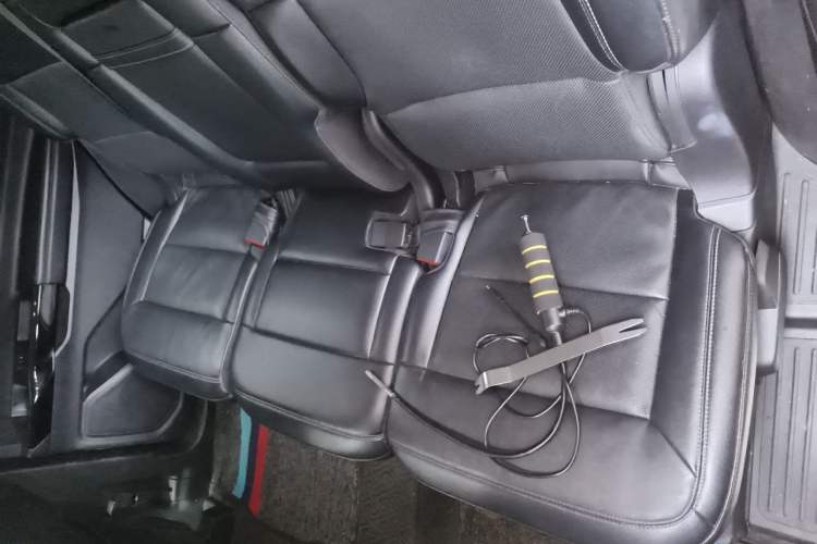 Used Ford Explorer 2020 EcoBoost 285 4x4 Titanium Edition 7-Seater Left Rear Seat