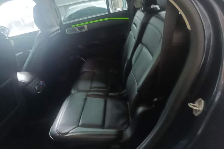 Used Ford Explorer 2020 EcoBoost 285 4x4 Titanium Edition 7-Seater Left Rear Seat