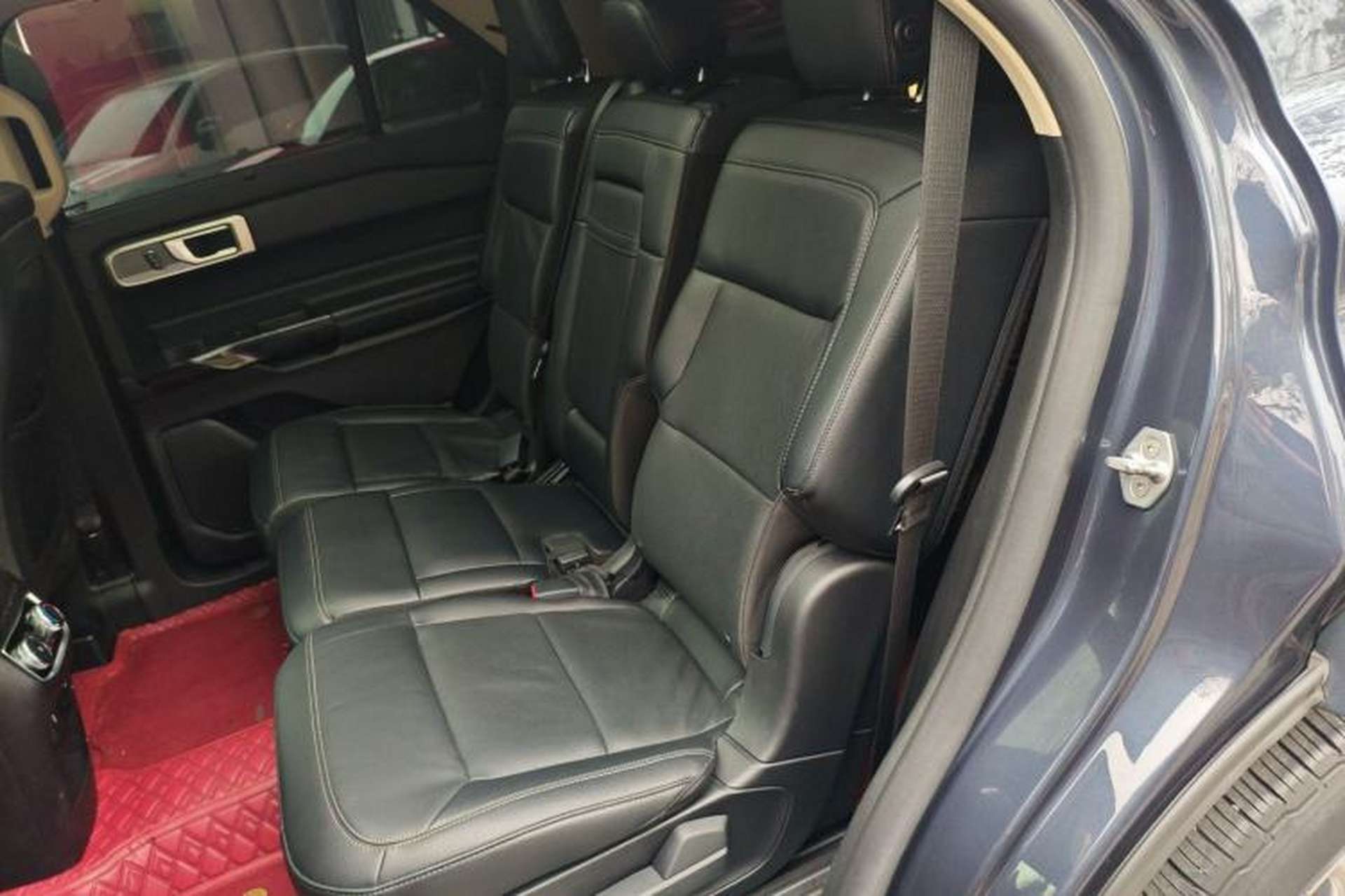 Used Ford Explorer 2020 EcoBoost 285 4x4 Titanium Edition 7-Seater Left Rear Seat