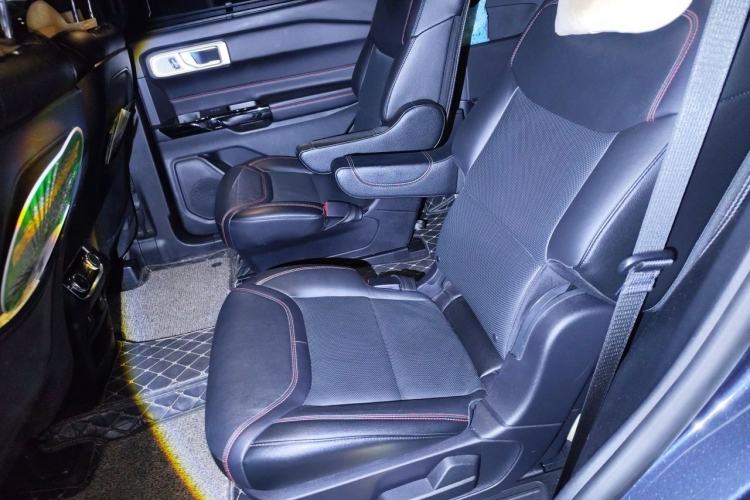 Used Ford Explorer 2020 EcoBoost 285 4x4 Sport Edition ST-LINE 6-Seater Left Rear Seat