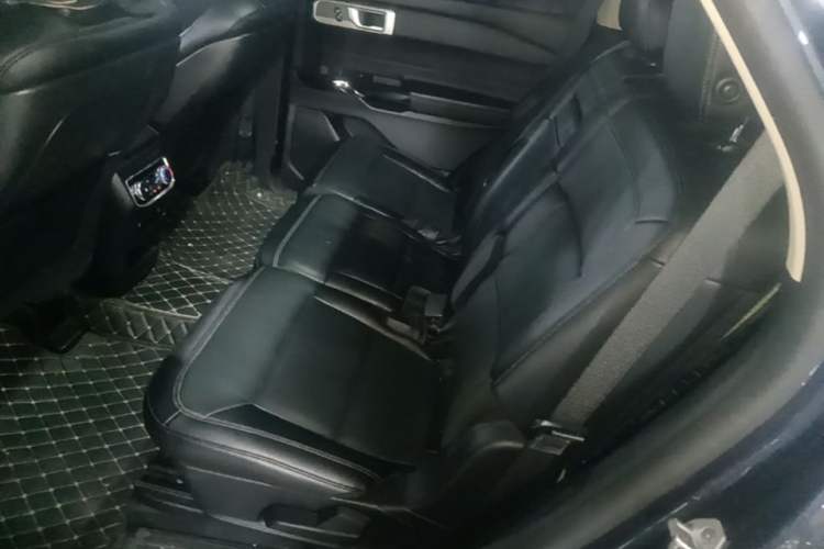 Used Ford Explorer 2020 EcoBoost 285 4x4 Titanium Edition 7-Seater Left Rear Seat