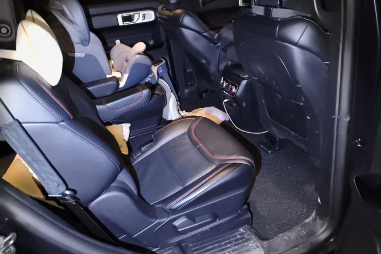 Used Ford Explorer 2020 EcoBoost 285 4x4 Sport Edition ST-LINE 6-Seater Left Rear Seat