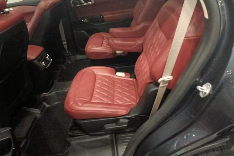 Used Ford Explorer 2020 EcoBoost 285 Rear-Drive Trend Edition 6 Seats Left Rear Seat