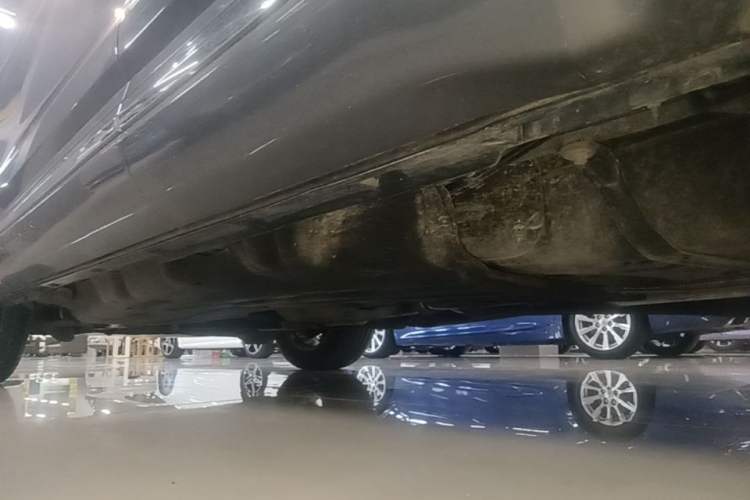 Used Ford Explorer 2020 EcoBoost 285 4x4 Titanium Edition 7-Seater Left Side Sill