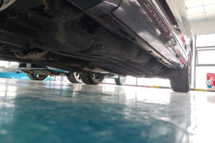Used Ford Explorer 2020 EcoBoost 285 Rear-Drive Trend Edition 7-Seater Left Side Sill