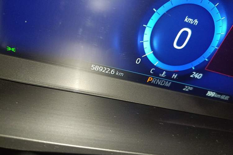Used Ford Explorer 2020 EcoBoost 285 4x4 Platinum Edition 7-Seater Odometer Close Up