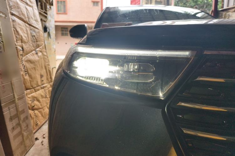 Used Ford Explorer 2020 EcoBoost 285 Rear-Drive Trend Edition 6 Seats Right Front Headlight