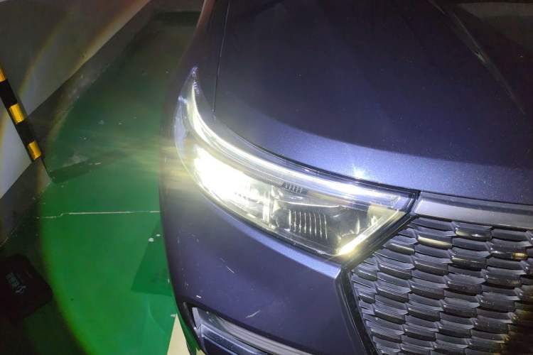 Used Ford Explorer 2020 EcoBoost 285 4x4 Platinum Edition 7-Seater Right Front Headlight
