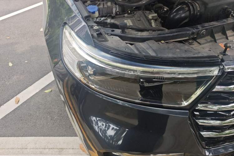 Used Ford Explorer 2020 EcoBoost 285 Rear-Drive Trend Edition 7-Seater Right Front Headlight