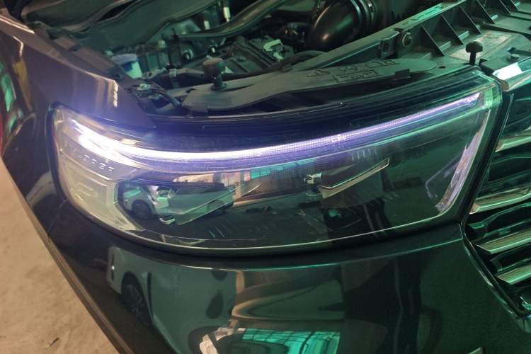 Used Ford Explorer 2020 EcoBoost 285 4x4 Trend Edition 7-Seater Right Front Headlight