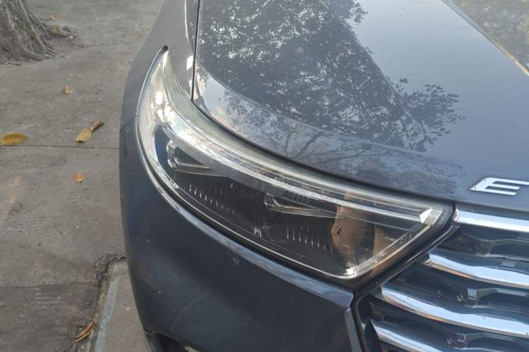 Used Ford Explorer 2020 EcoBoost 285 Rear-Drive Trend Edition 7-Seater Right Front Headlight