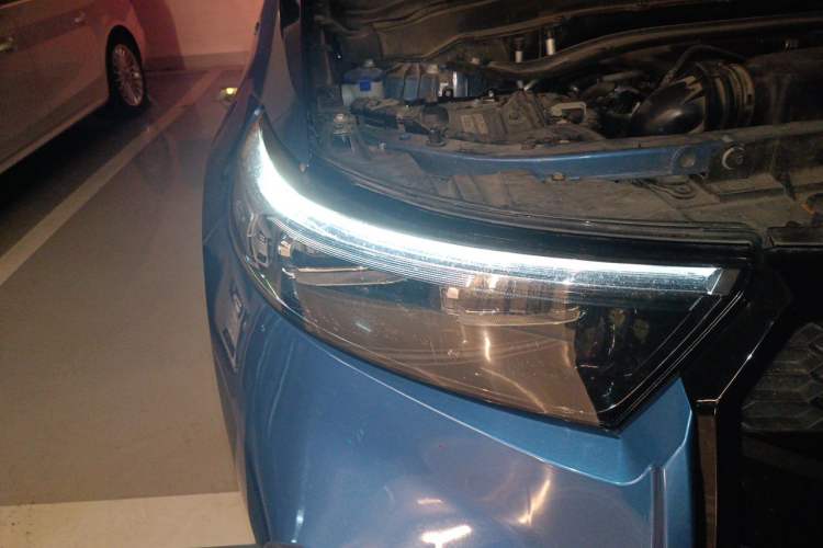Used Ford Explorer 2020 EcoBoost 285 4x4 Sport Edition ST-LINE 6-Seater Right Front Headlight