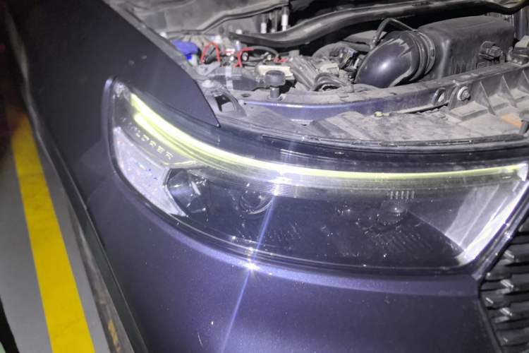 Used Ford Explorer 2020 EcoBoost 285 4x4 Titanium Edition 7-Seater Right Front Headlight