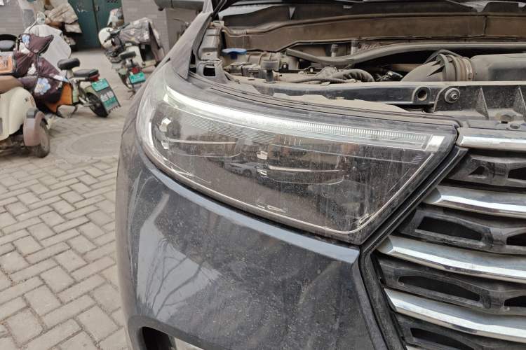 Used Ford Explorer 2020 EcoBoost 285 Four-Wheel Drive Trend Edition 6 Seats Right Front Headlight