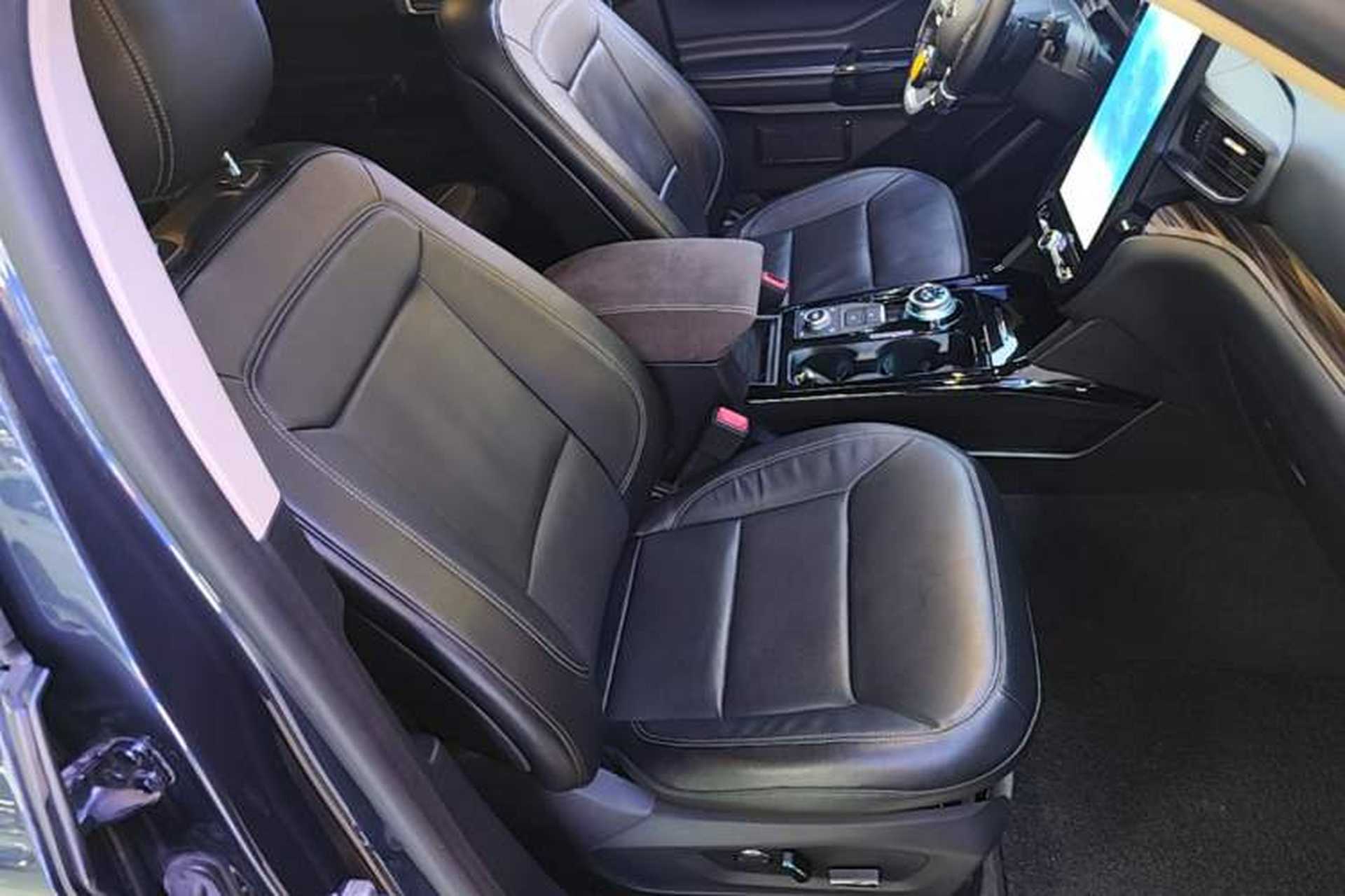 Used Ford Explorer 2020 EcoBoost 285 4x4 Titanium Edition 6 Seats Right Front Seat