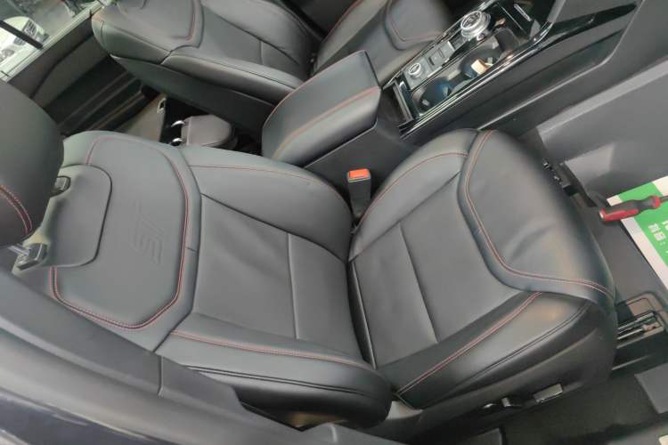 Used Ford Explorer 2020 EcoBoost 285 Four-Wheel Drive Sport Edition ST-LINE 7-Seater Right Front Seat