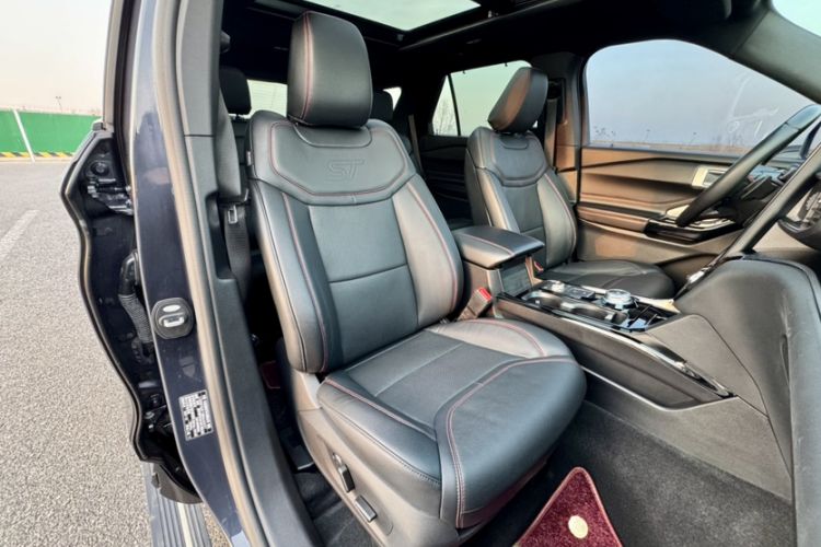 Used Ford Explorer 2020 EcoBoost 285 Four-Wheel Drive Sport Edition ST-LINE 7-Seater Right Front Seat