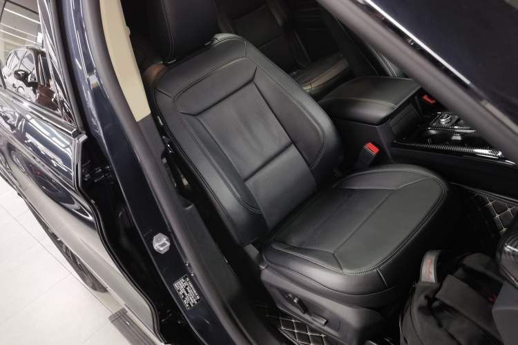Used Ford Explorer 2020 EcoBoost 285 Four-Wheel Drive Trend Edition 6 Seats Right Front Seat