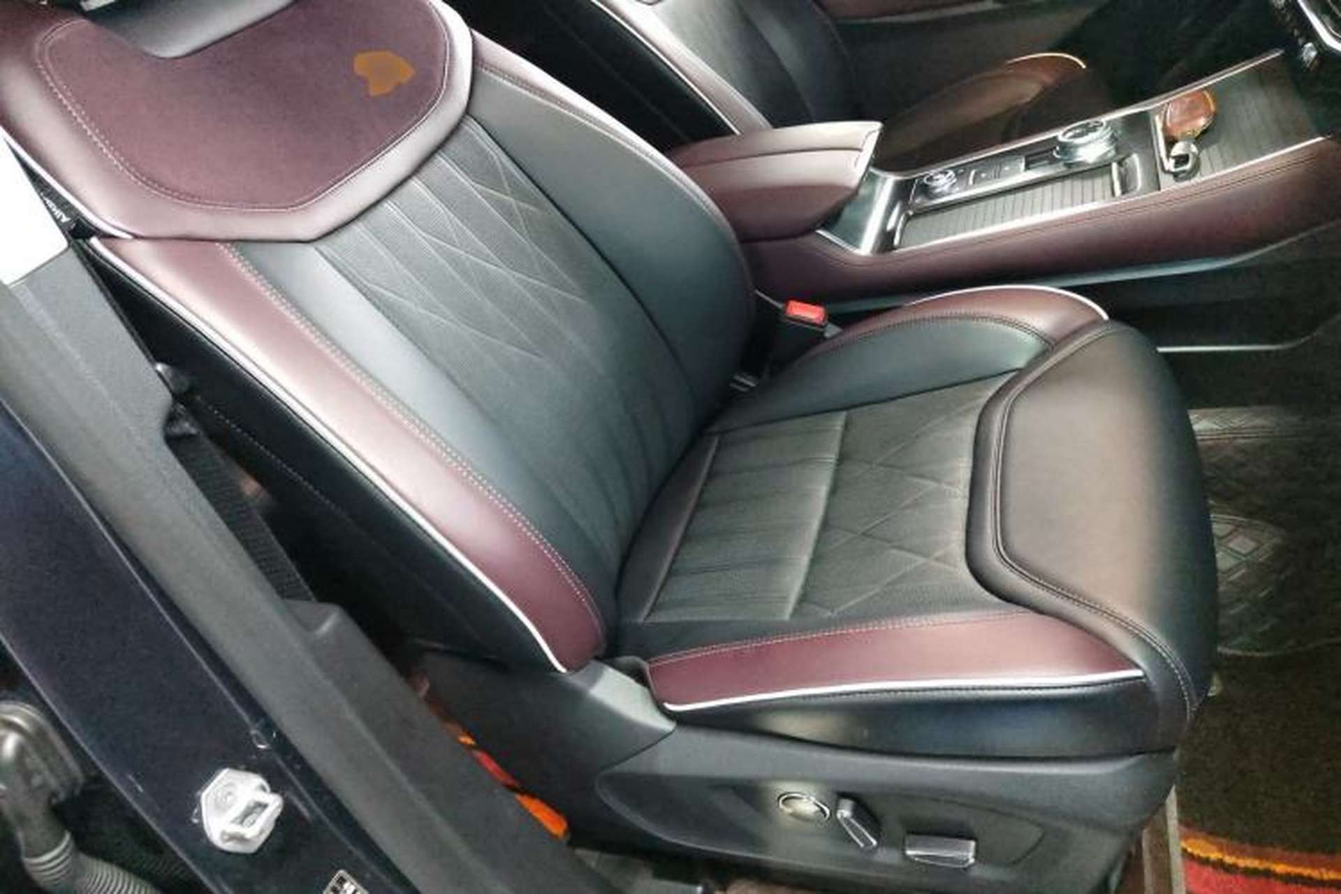 Used Ford Explorer 2020 EcoBoost 285 4x4 Titanium Edition 7-Seater Right Front Seat
