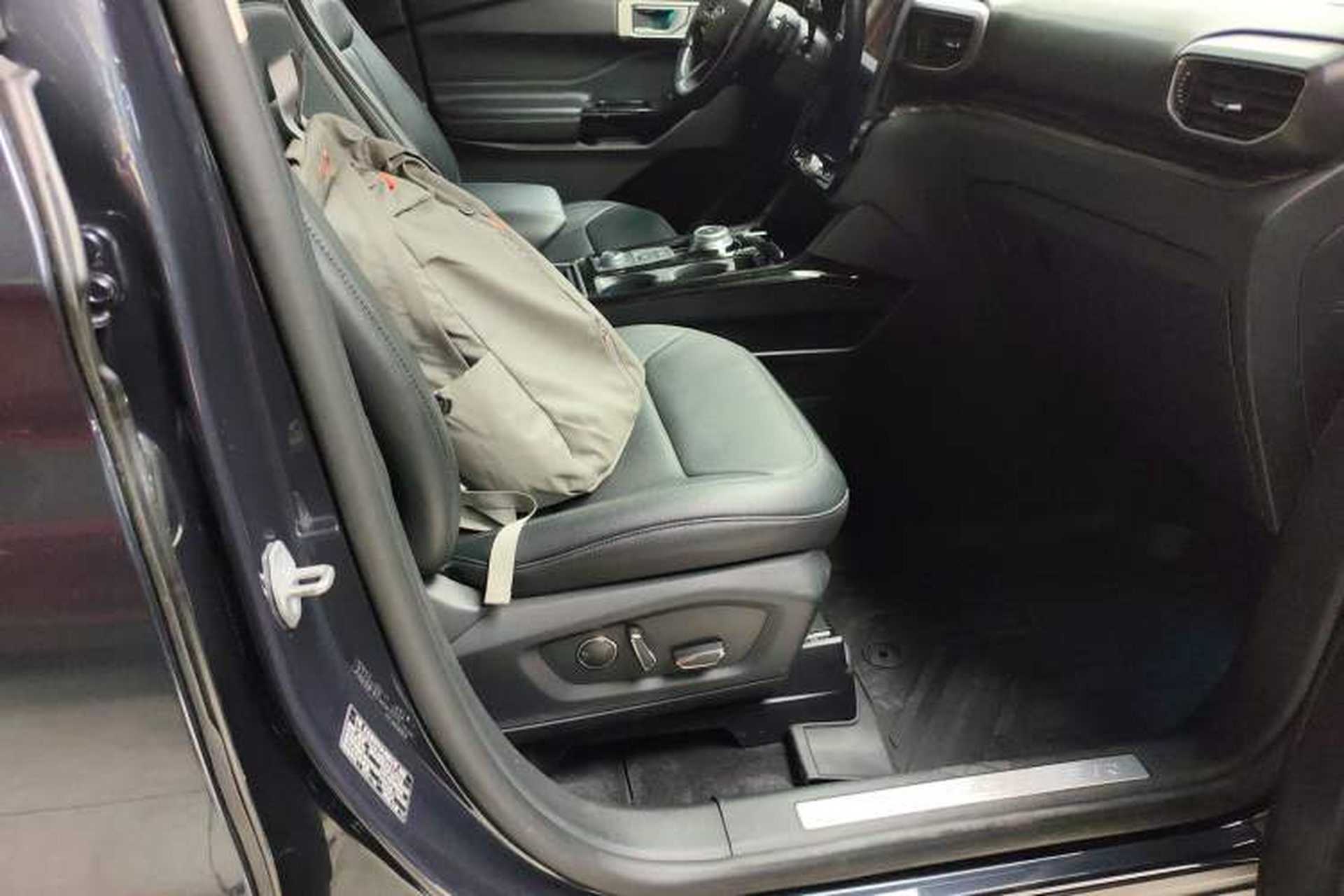 Used Ford Explorer 2020 EcoBoost 285 4x4 Titanium Edition 7-Seater Right Front Seat