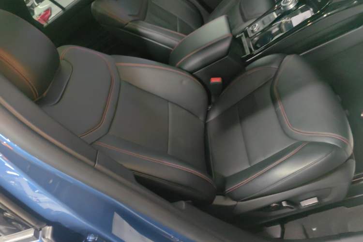 Used Ford Explorer 2020 EcoBoost 285 Four-Wheel Drive Sport Edition ST-LINE 7-Seater Right Front Seat