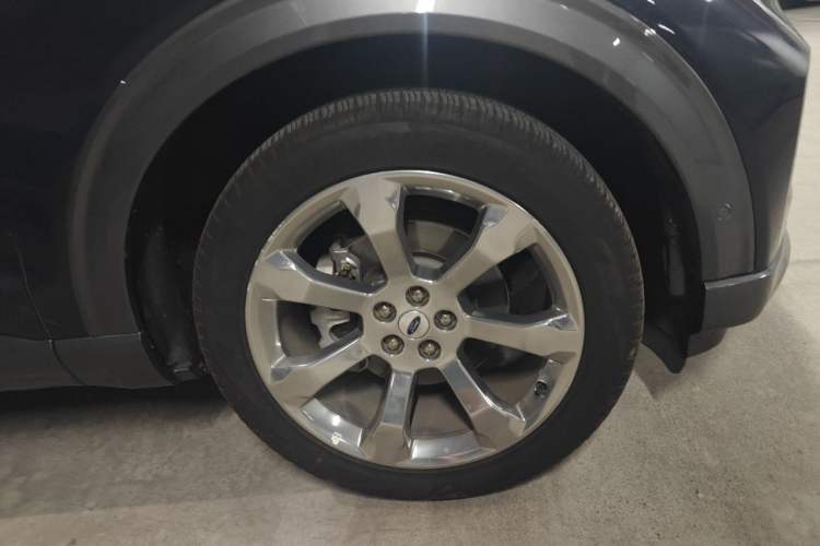 Used Ford Explorer 2020 EcoBoost 285 4x4 Platinum Edition 6 Seats Right Front Wheel Hub