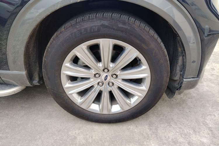 Used Ford Explorer 2020 EcoBoost 285 4x4 Titanium Edition 6 Seats Right Front Wheel Hub