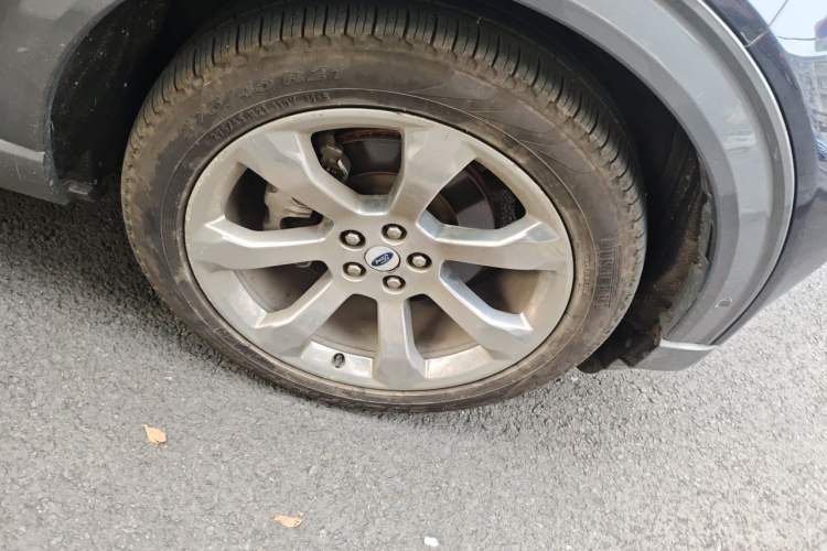 Used Ford Explorer 2020 EcoBoost 285 4x4 Platinum Edition 7-Seater Right Front Wheel Hub