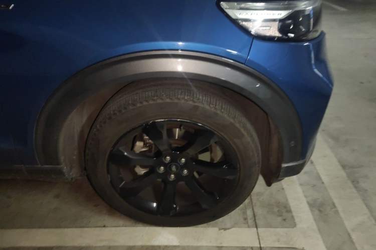 Used Ford Explorer 2020 EcoBoost 285 Four-Wheel Drive Sport Edition ST-LINE 7-Seater Right Front Wheel Hub