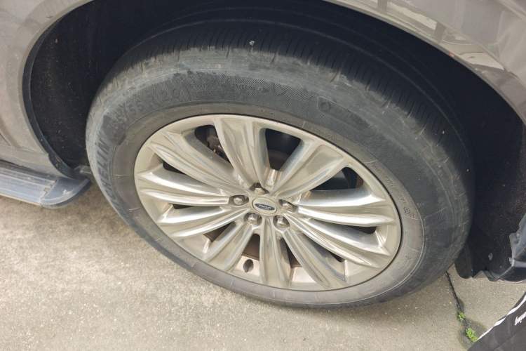 Used Ford Explorer 2020 EcoBoost 285 4x4 Titanium Edition 6 Seats Right Front Wheel Hub