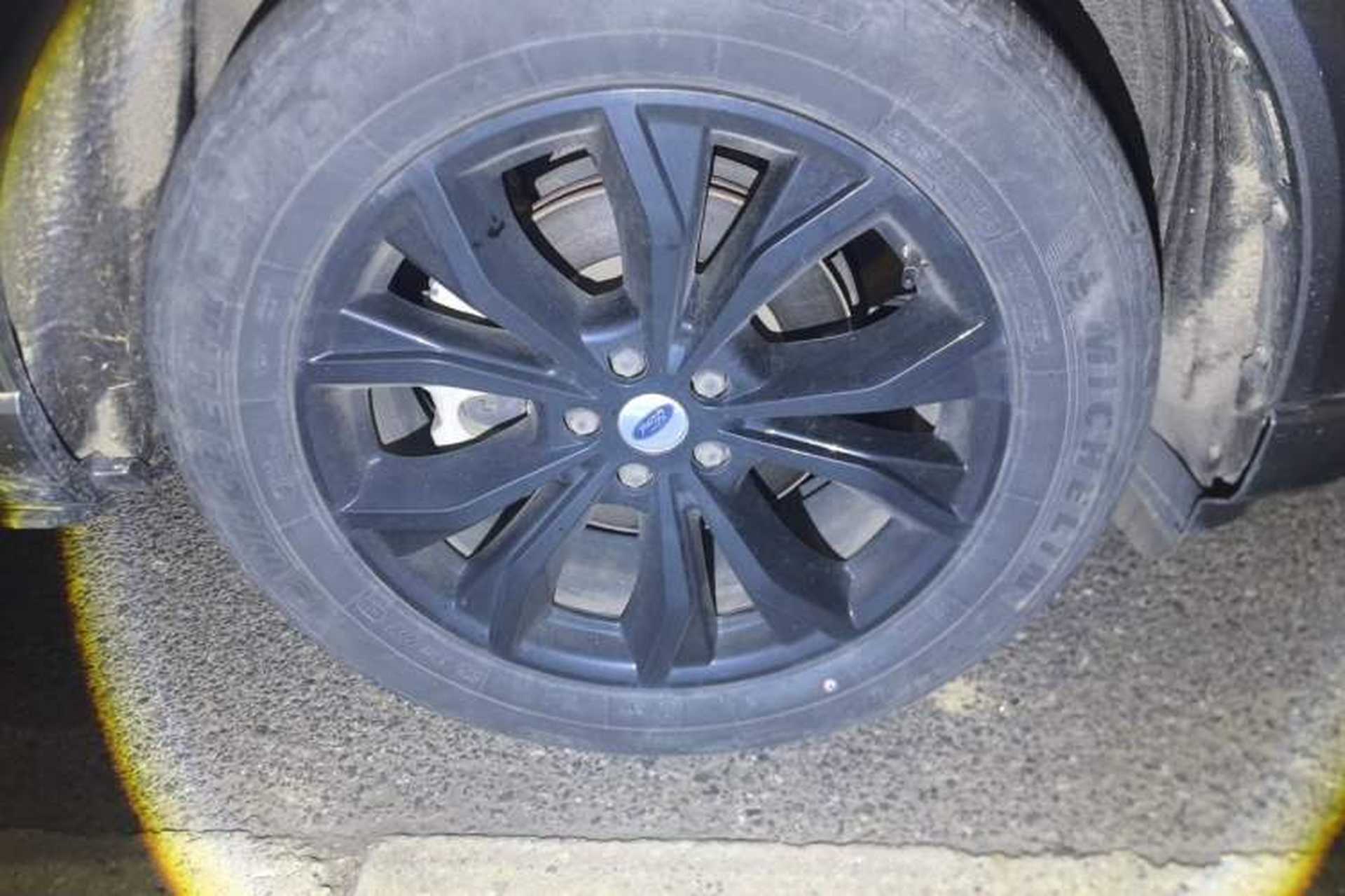 Used Ford Explorer 2020 EcoBoost 285 Rear-Drive Trend Edition 6 Seats Right Front Wheel Hub