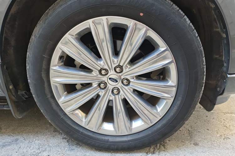 Used Ford Explorer 2020 EcoBoost 285 4x4 Titanium Edition 6 Seats Right Front Wheel Hub