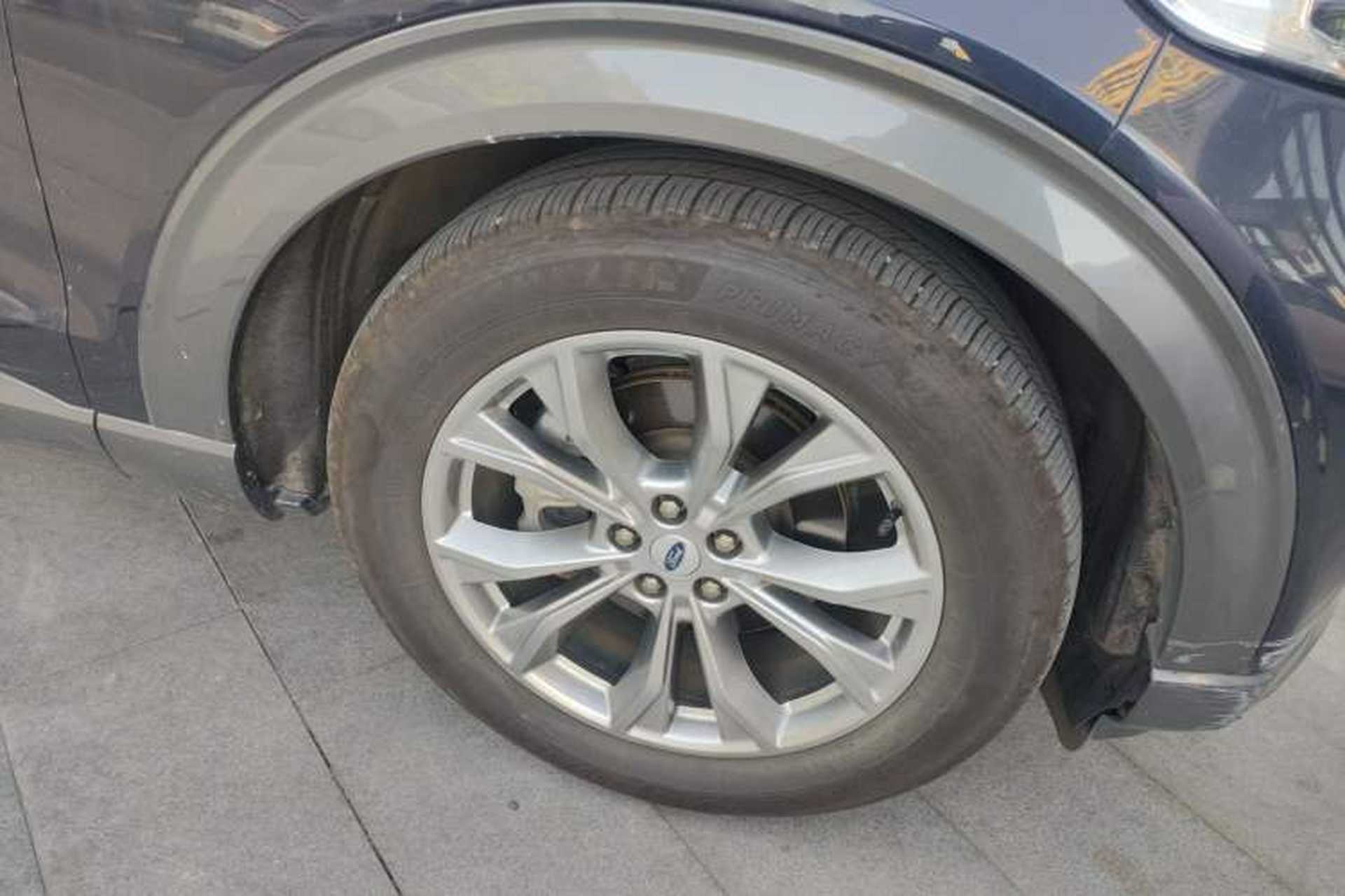 Used Ford Explorer 2020 EcoBoost 285 Rear-Drive Trend Edition 7-Seater Right Front Wheel Hub
