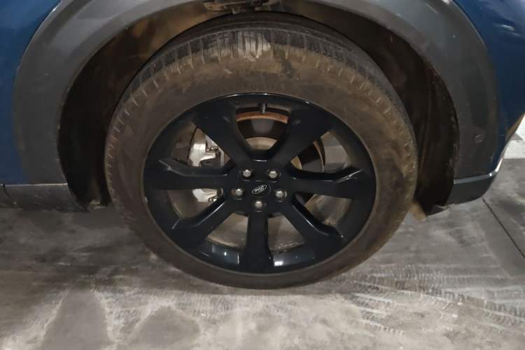 Used Ford Explorer 2020 EcoBoost 285 4x4 Sport Edition ST-LINE 6-Seater Right Front Wheel Hub