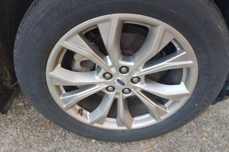 Used Ford Explorer 2020 EcoBoost 285 Four-Wheel Drive Trend Edition 6 Seats Right Front Wheel Hub